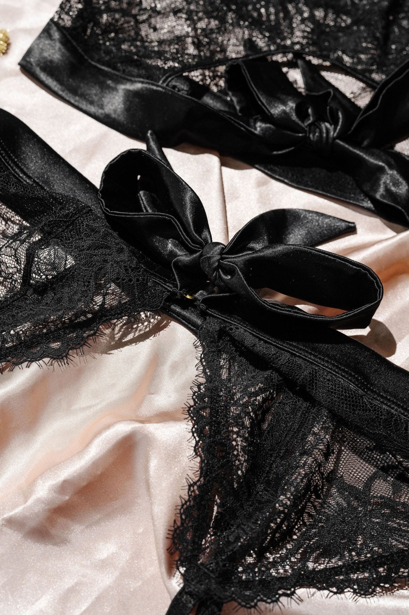 Date Night Bundle: Eyelash Lace Bow Bralette Set - Black - Mentionables