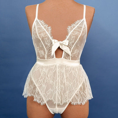 Eyelash Lace Crotchless Teddy - Cream - Mentionables