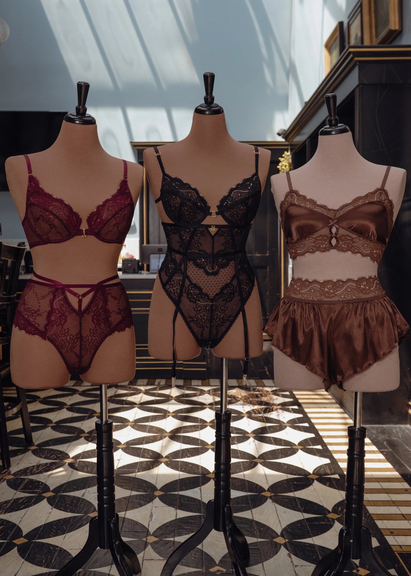 Eyelash Lace Crotchless Garter Teddy - Black