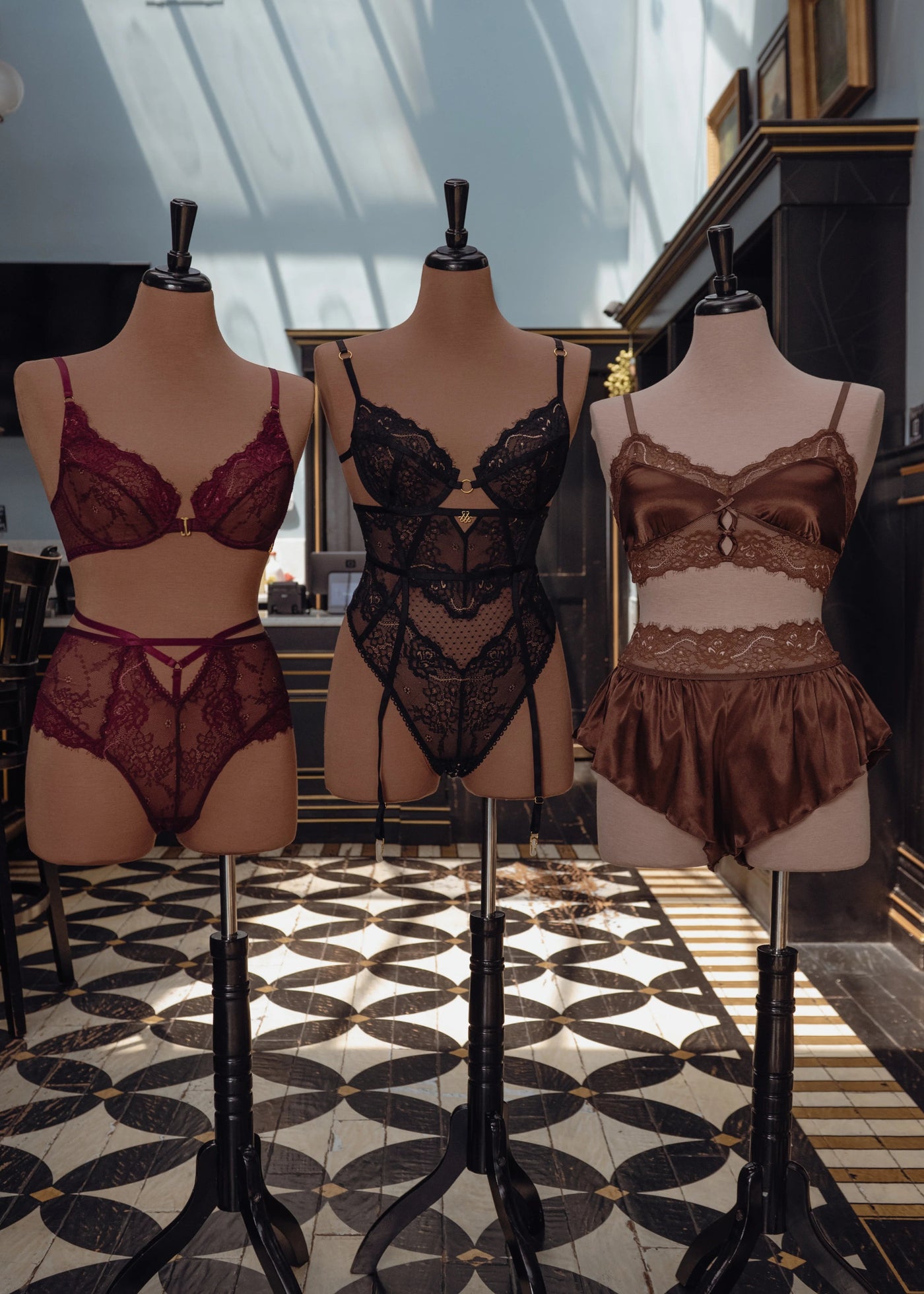 Strappy High Waist Crotchless Panty - Cherry Lacquer