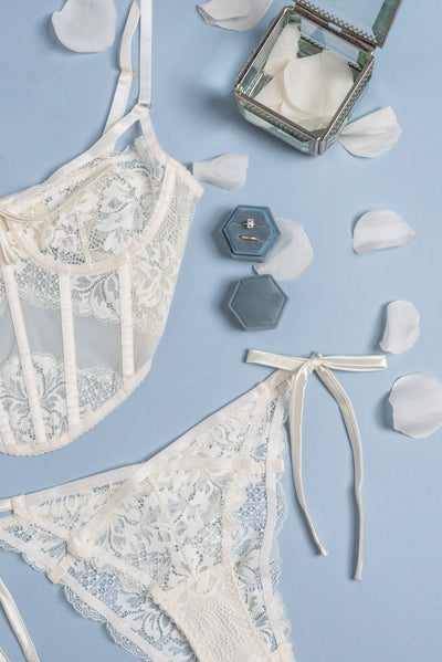 Lacy Underwire Corset - Pearl