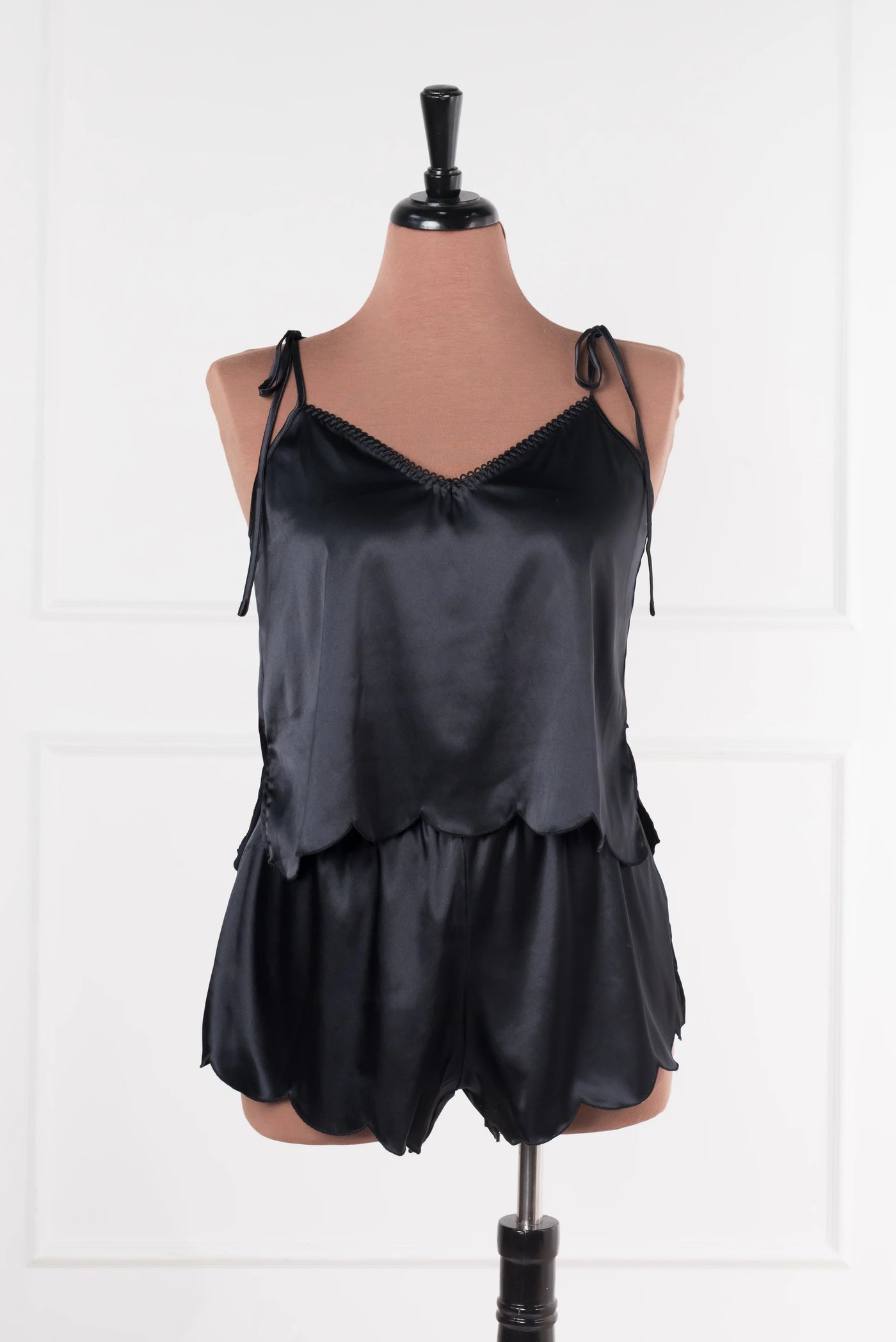 Scalloped Embroidered Satin Cami - Black