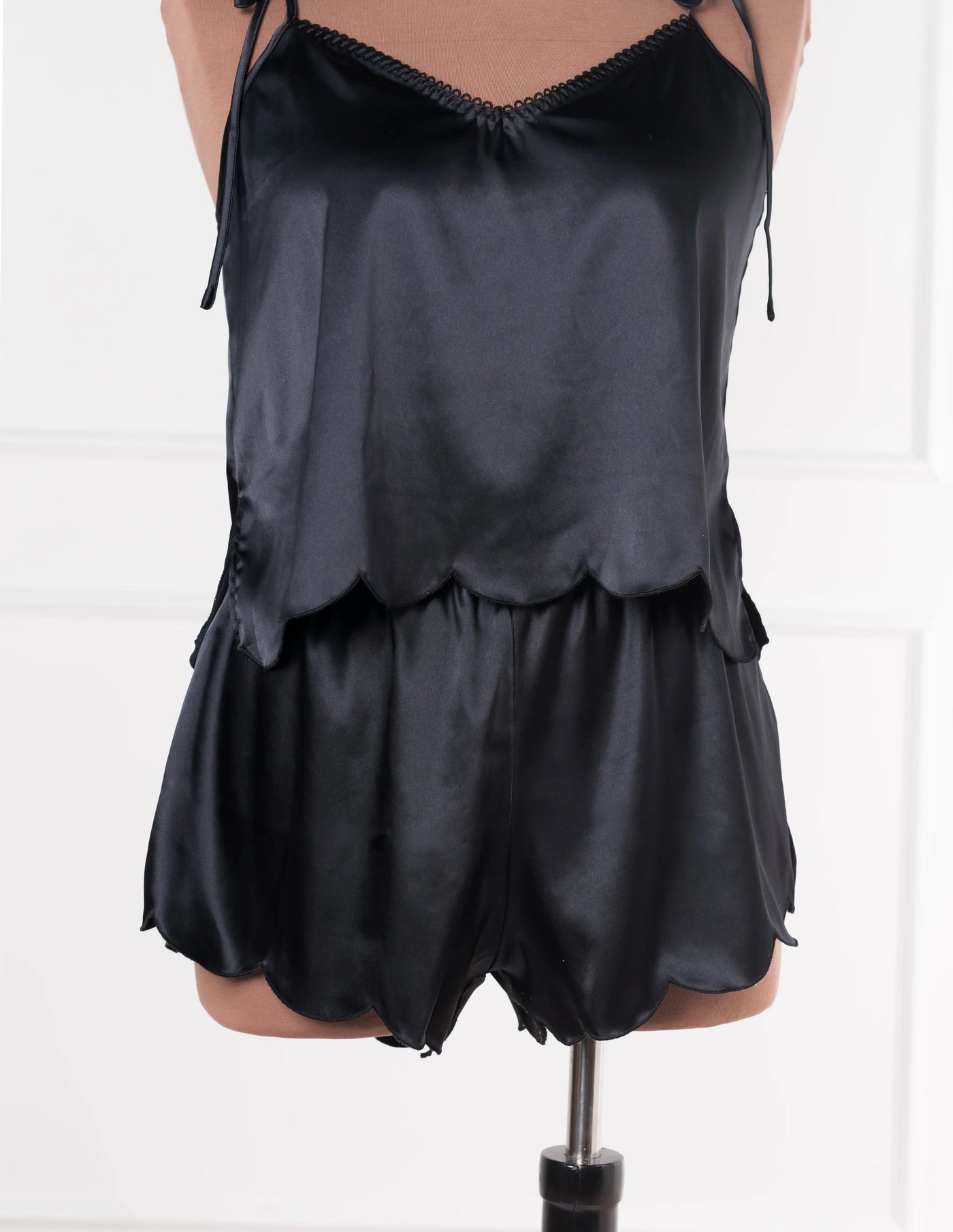 Scalloped Embroidered Satin Cami - Black