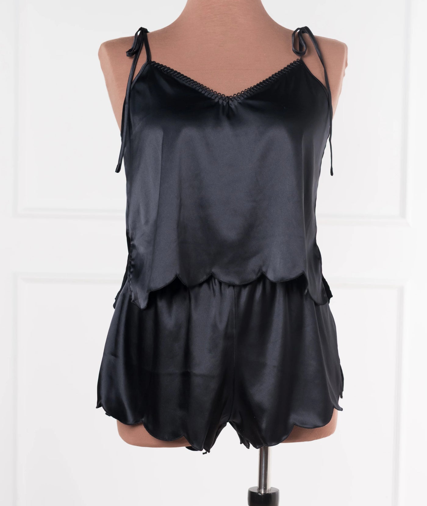 Scalloped Embroidered Satin Cami - Black