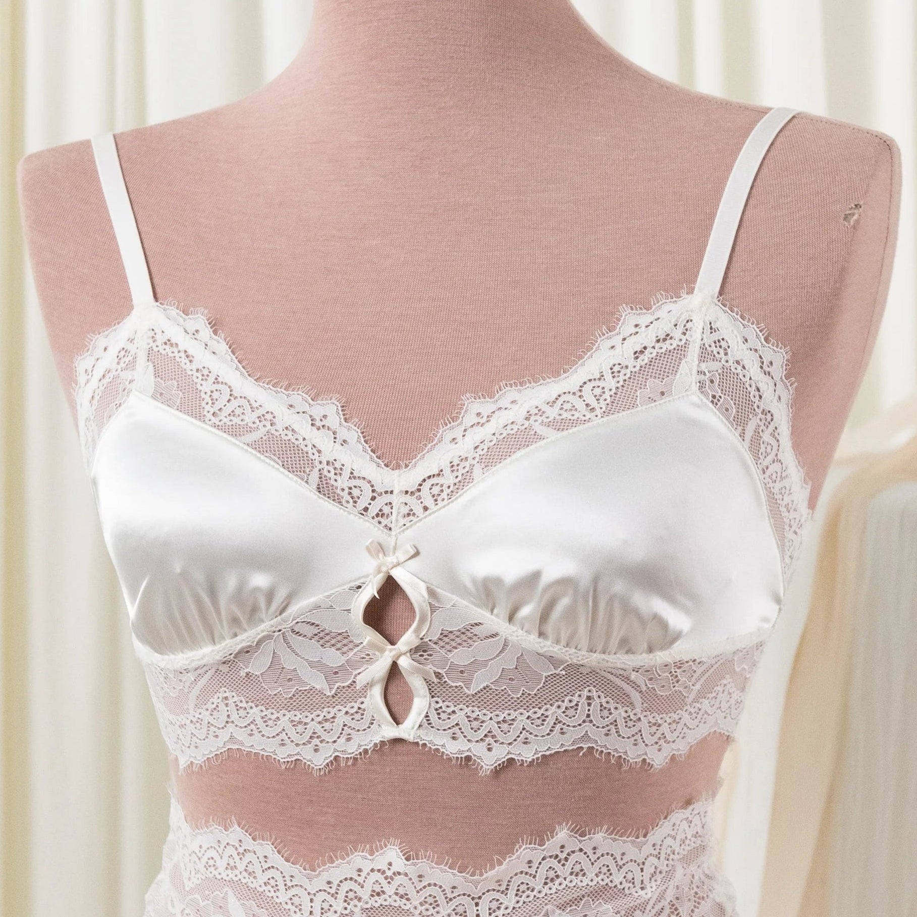 Lacy Satin Keyhole Bralette - Pearl