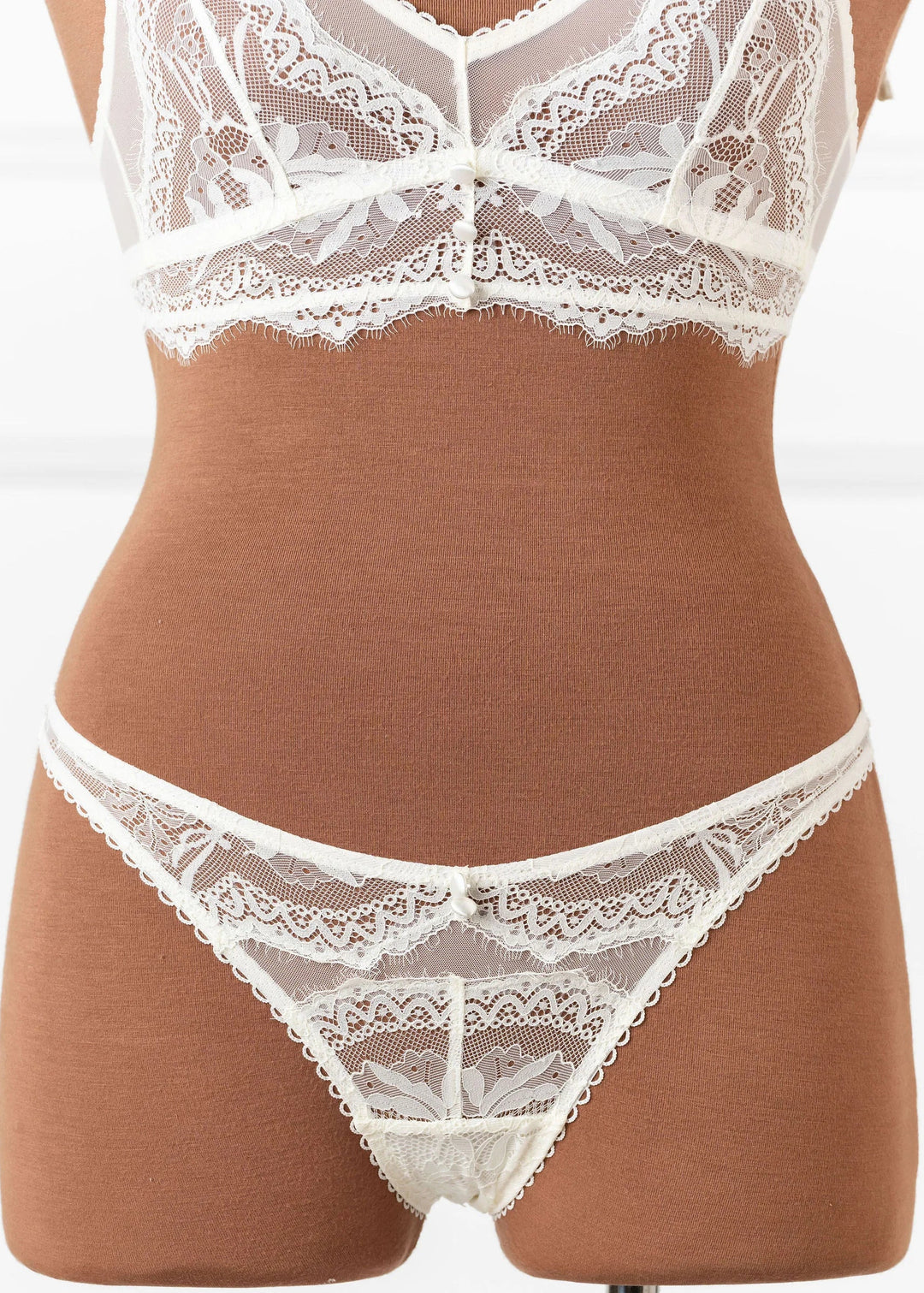 Sexy Maternity Lingerie: How to Boost Your Confidence Throughout Pregn   Mentionables