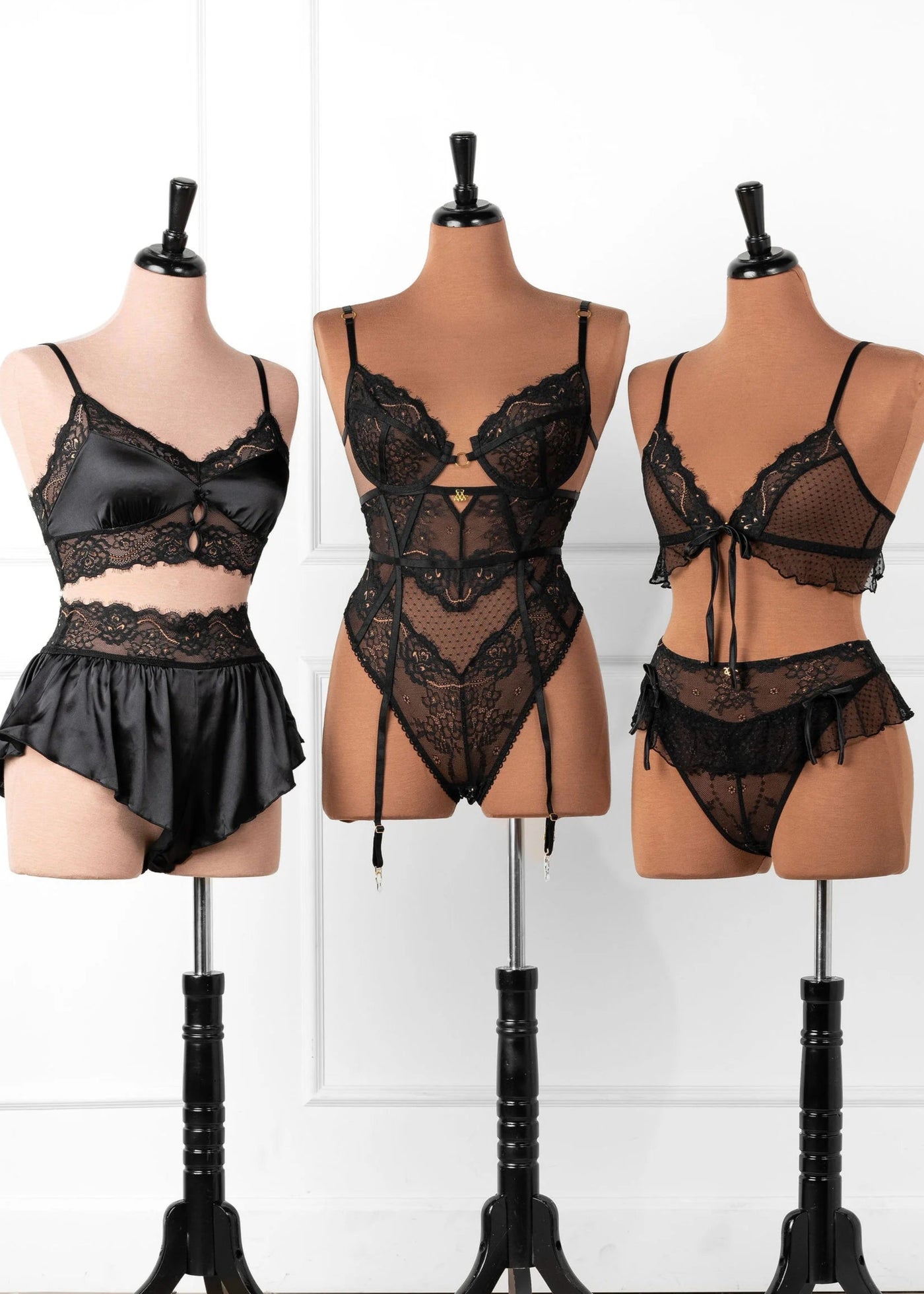 Lacy Satin Keyhole Two-Toned Bralette - Black