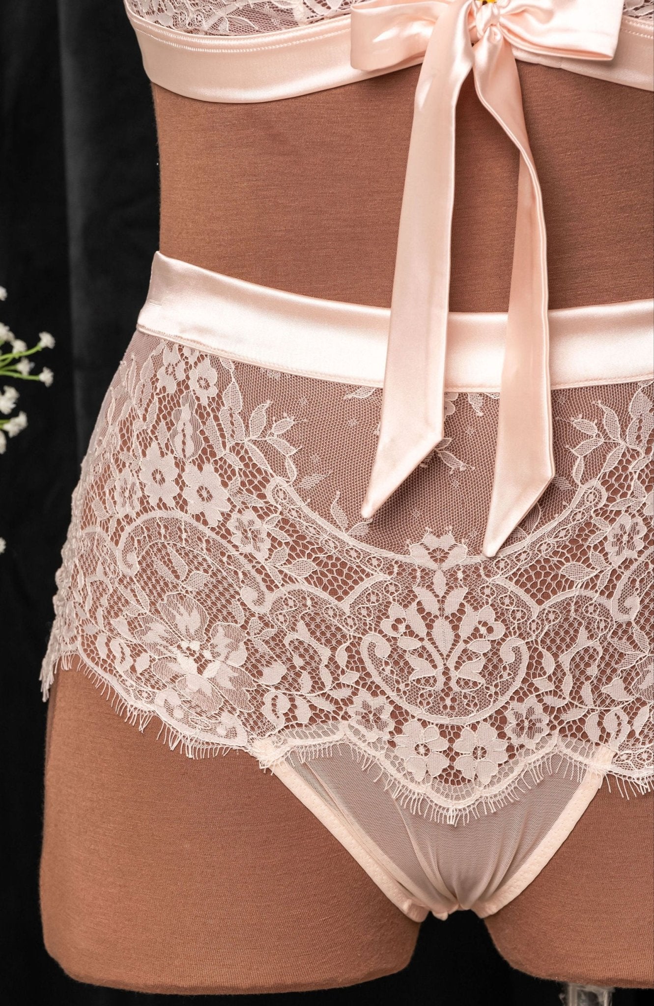 Eyelash Lace High Waist Crotchless Panty - Champagne - Mentionables