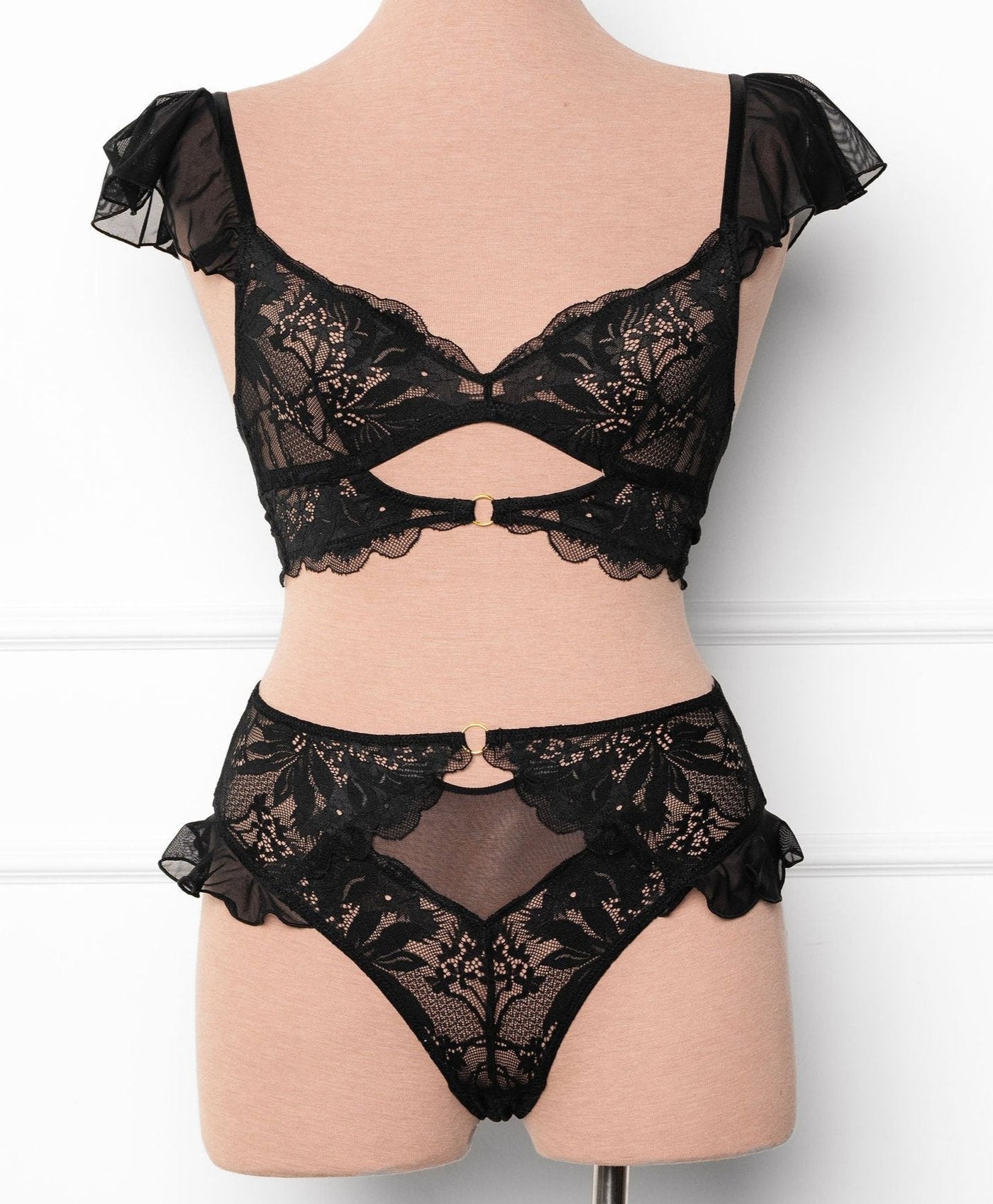 Lace & Mesh Keyhole Bralette - Black - Mentionables