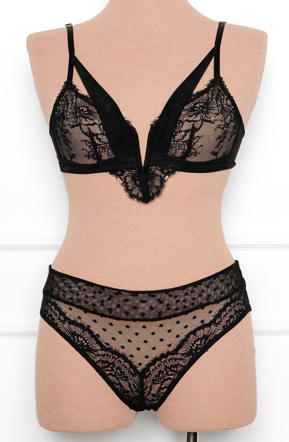 black wired bralette