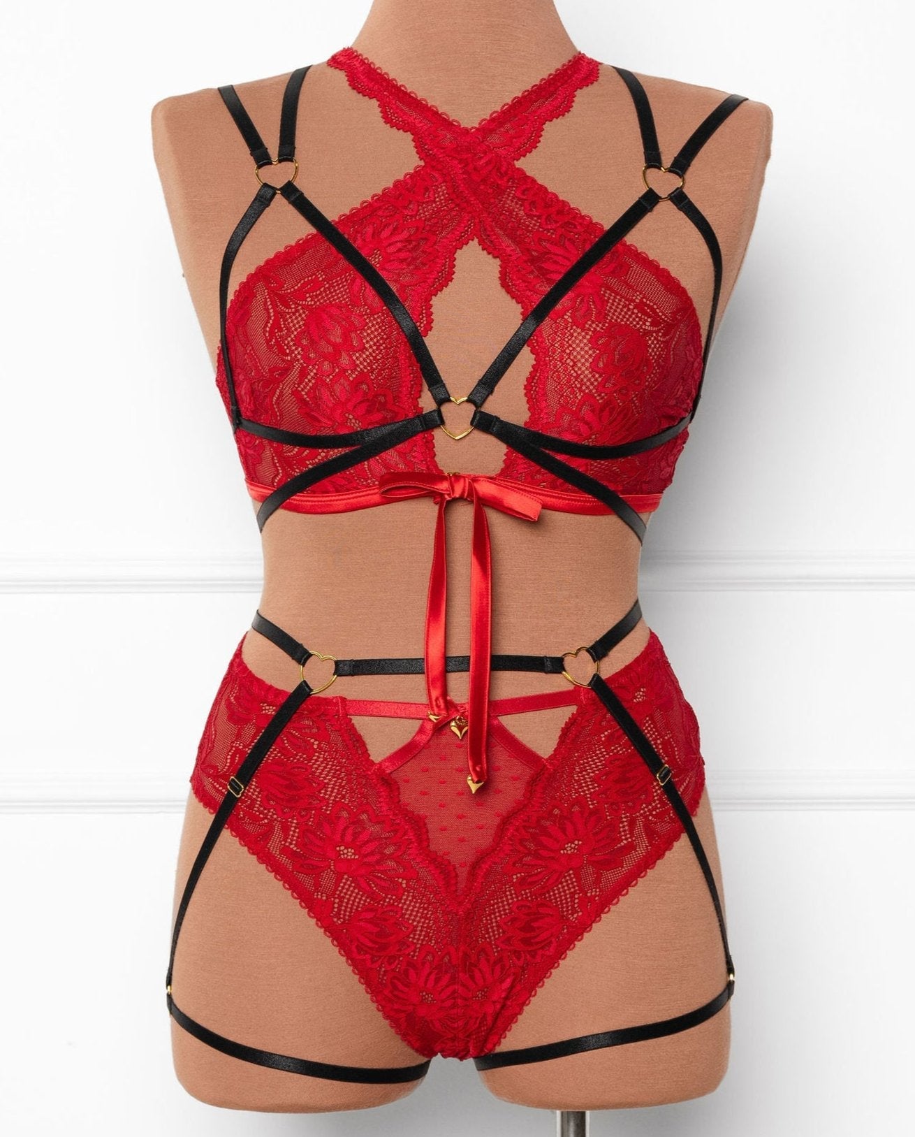 Lacy Crossover Bralette - Red - Mentionables