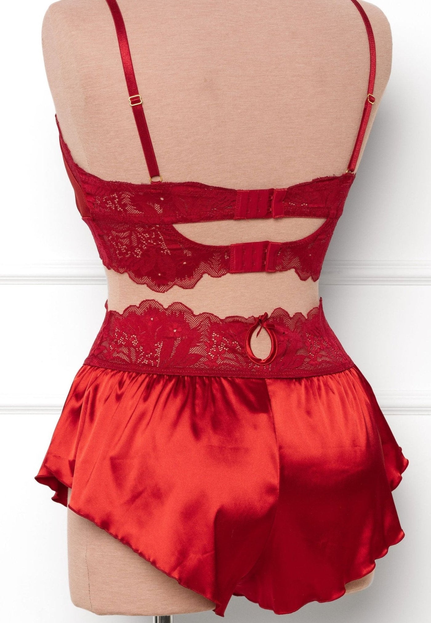 Lacy Satin Bralette - Red - Mentionables