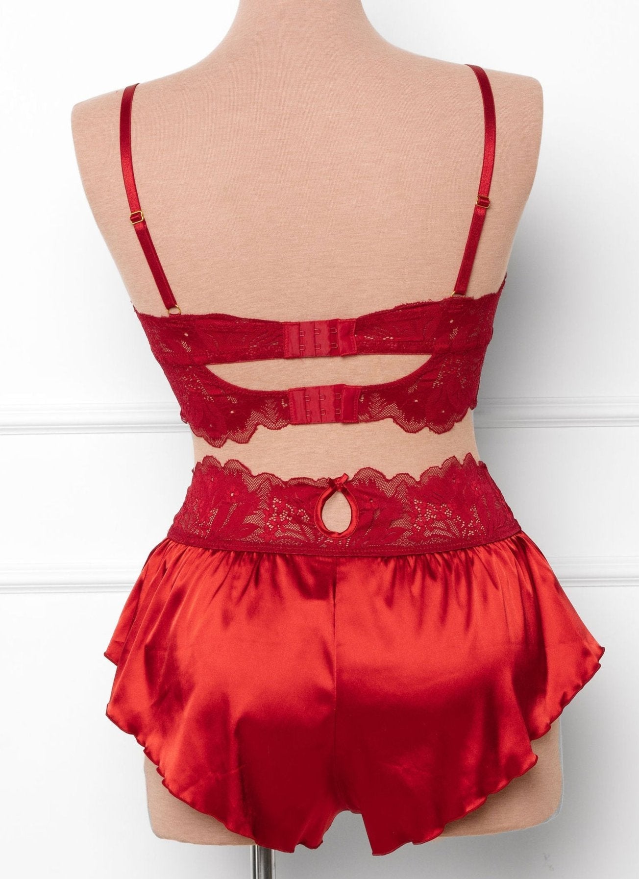 Lacy Satin Bralette - Red - Mentionables