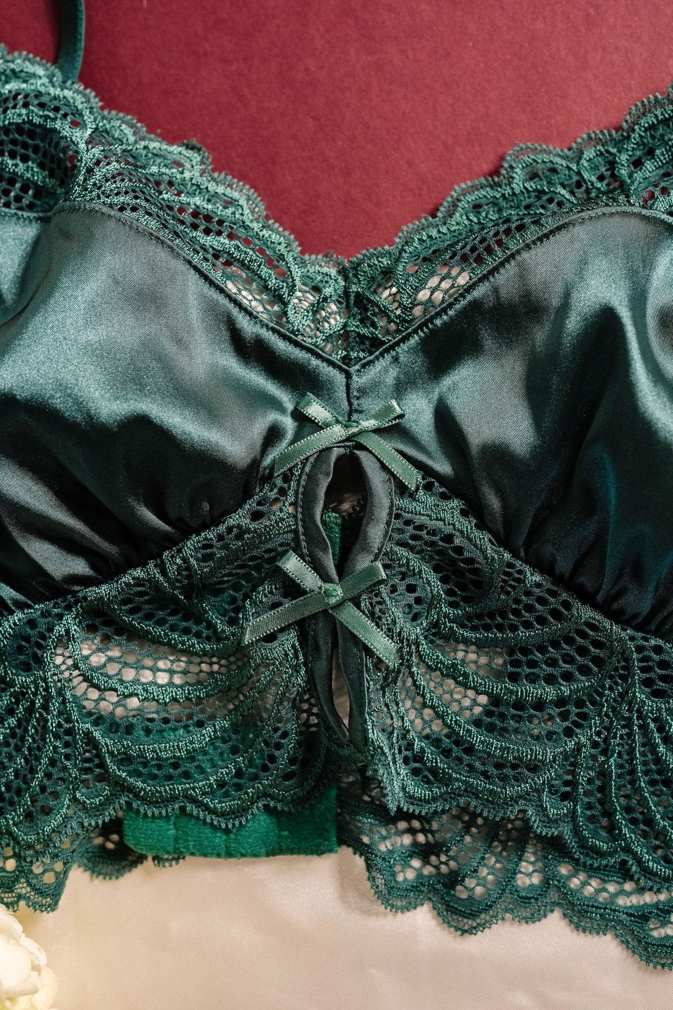 Lacy Satin Keyhole Bralette - Emerald - Mentionables