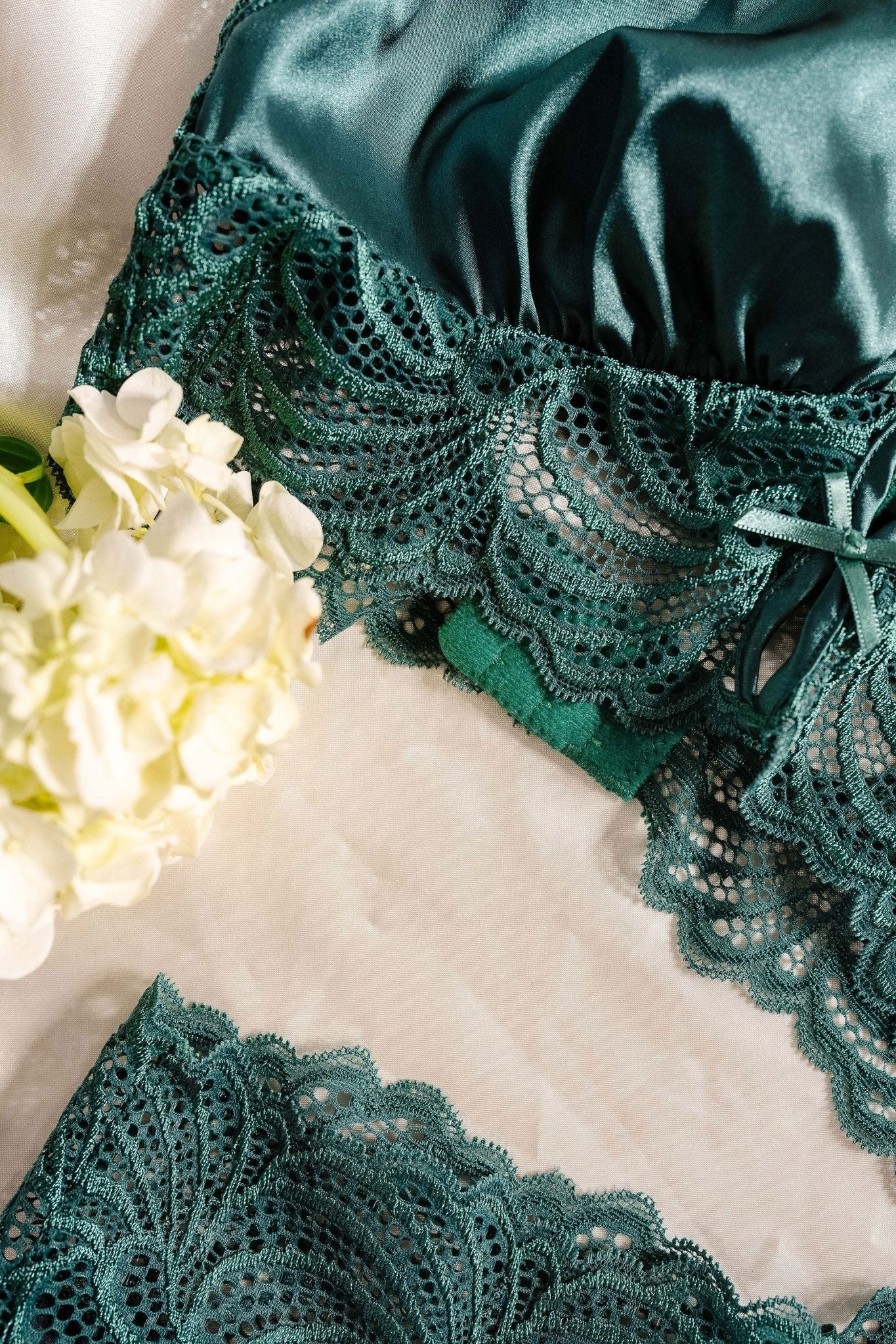 Lacy Satin Keyhole Bralette - Emerald - Mentionables