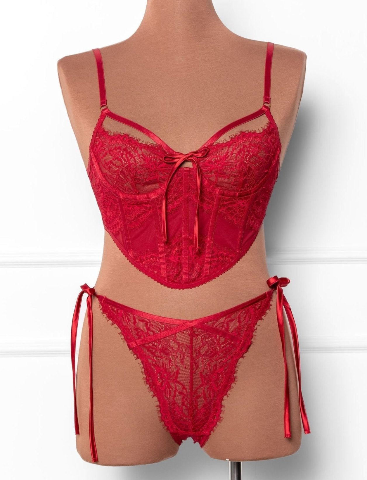 Lacy Underwire Corset - Red - Mentionables