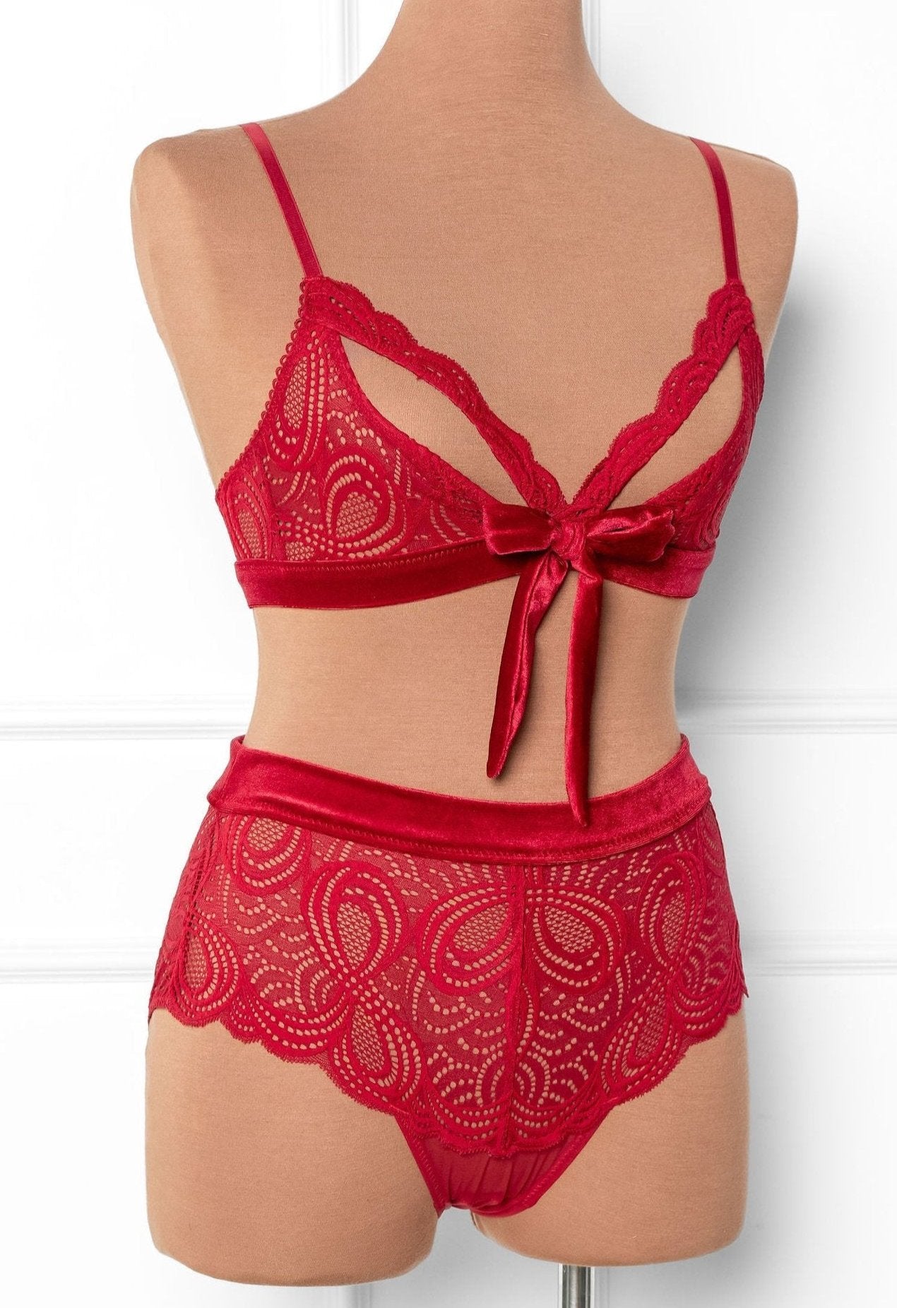 Lacy Velvet High Waist Crotchless Panty - Red - Mentionables