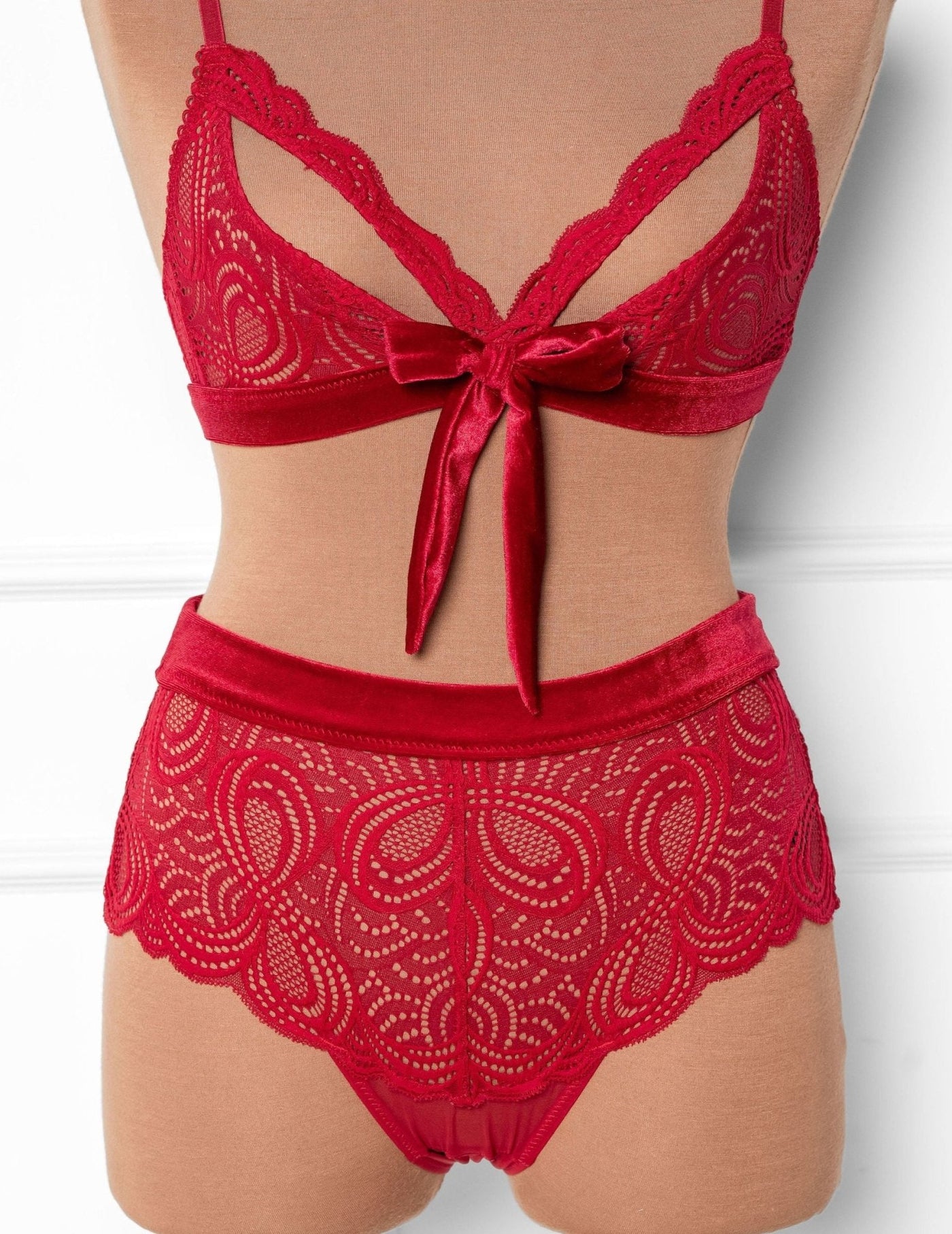 Lacy Velvet High Waist Crotchless Panty - Red - Mentionables