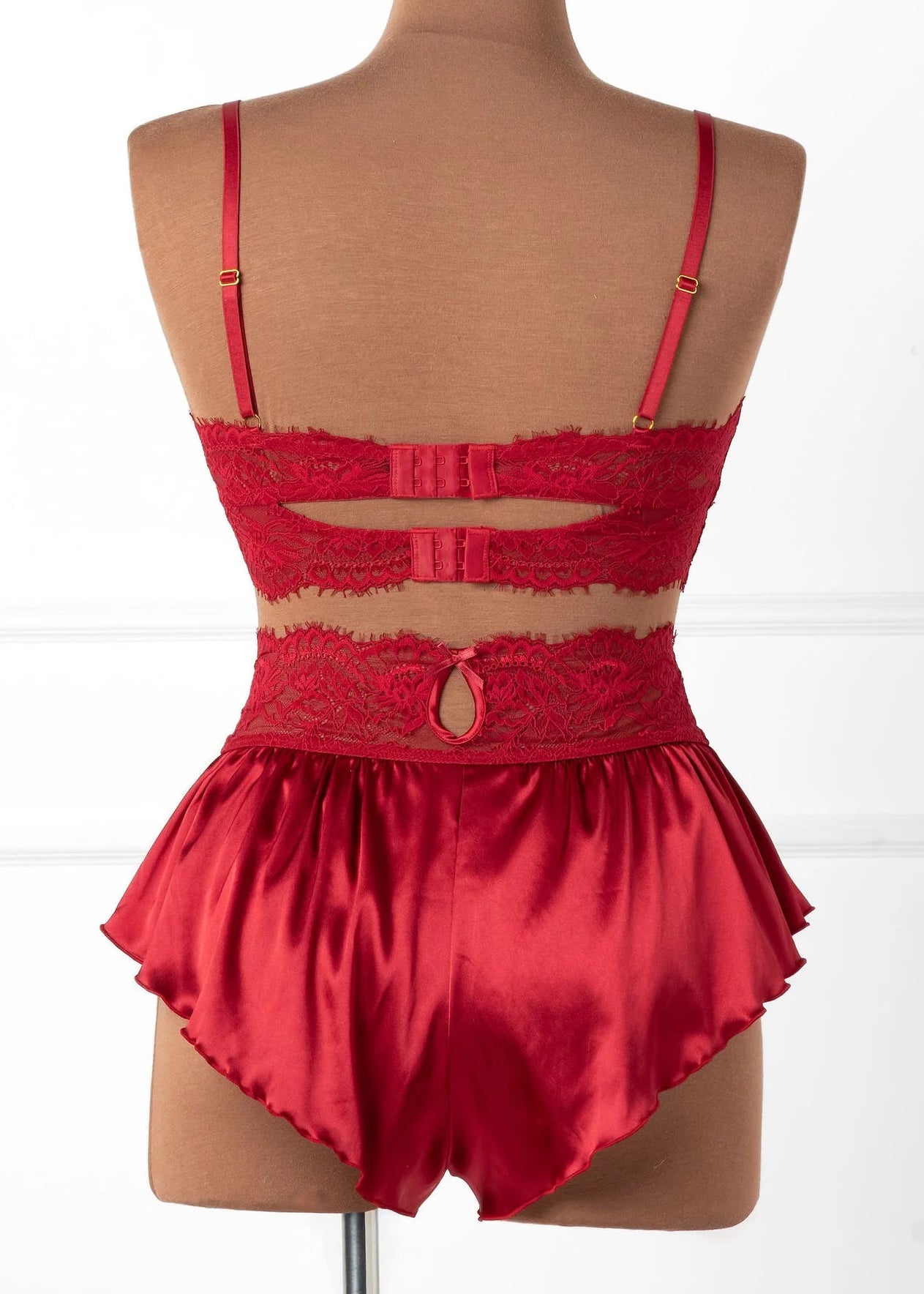 Lacy Satin Keyhole Bralette - Red