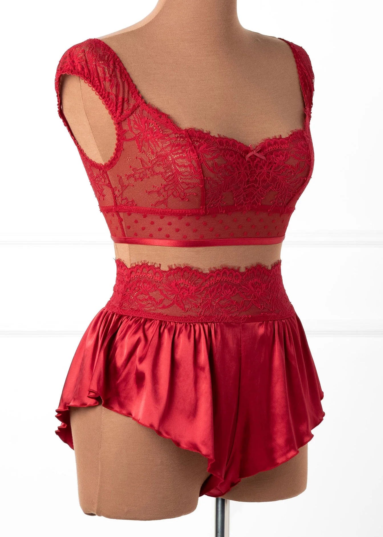 Lacy Off-The-Shoulder Bralette - Red