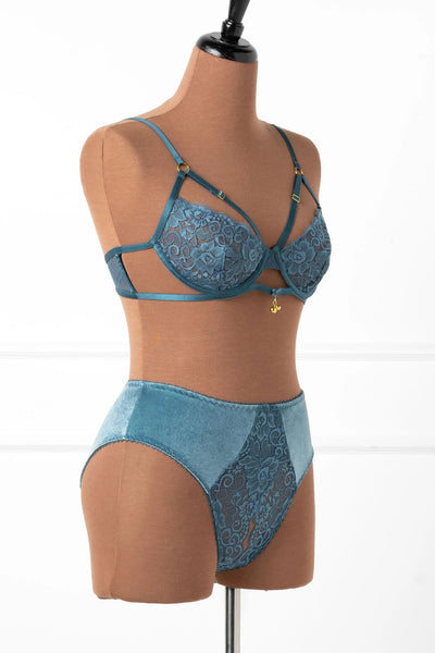 Lacy Underwire Charm Bralette - Retro Blue