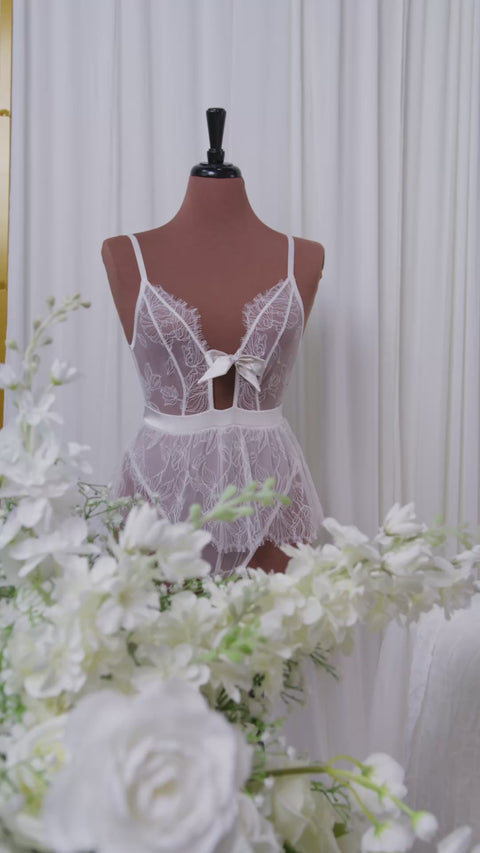 Bedroom Magic: Transform Your Lingerie Into Sexy Halloween Costumes   Mentionables