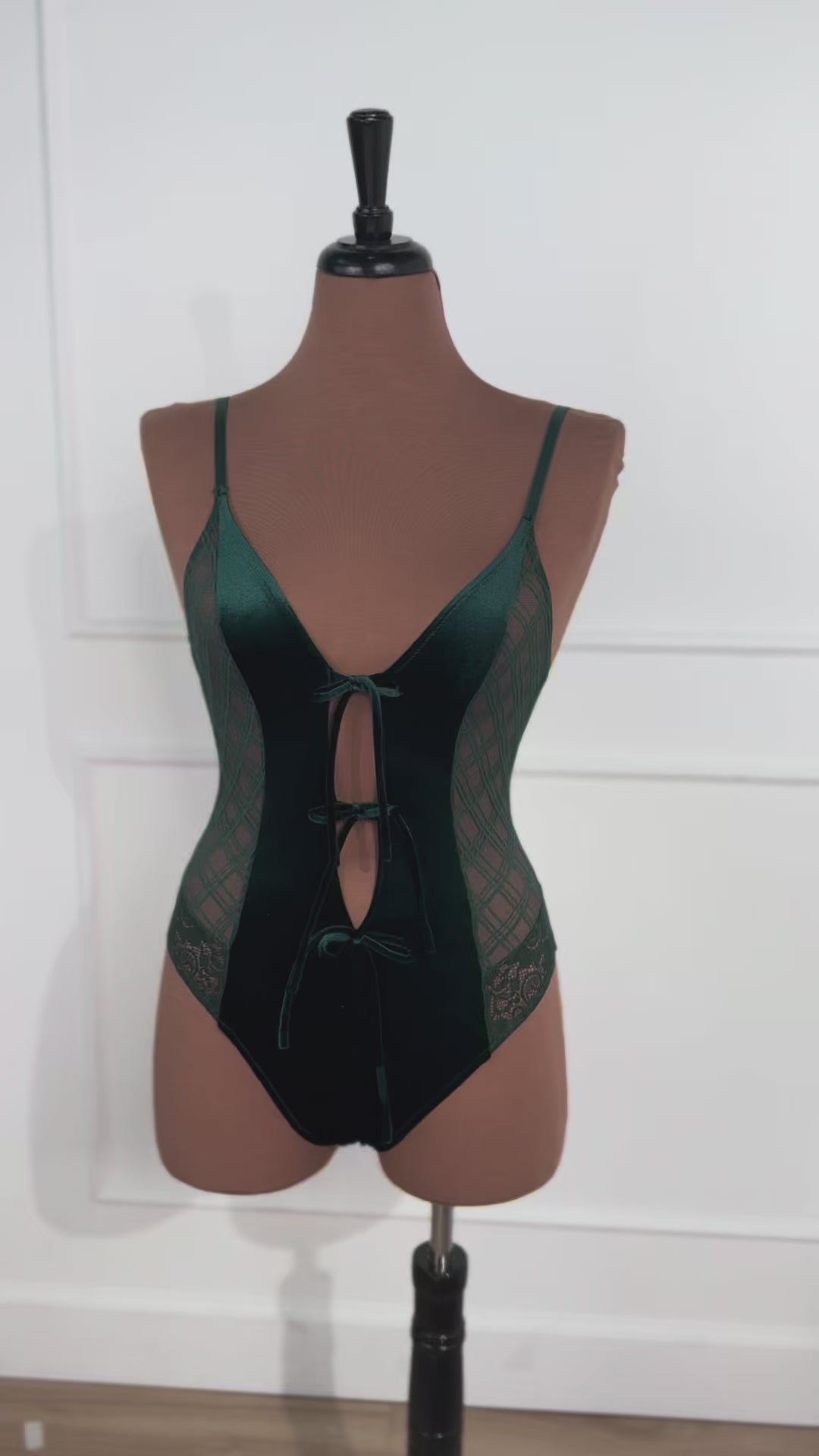 Lace & Velvet Crotchless Teddy - Alps Green