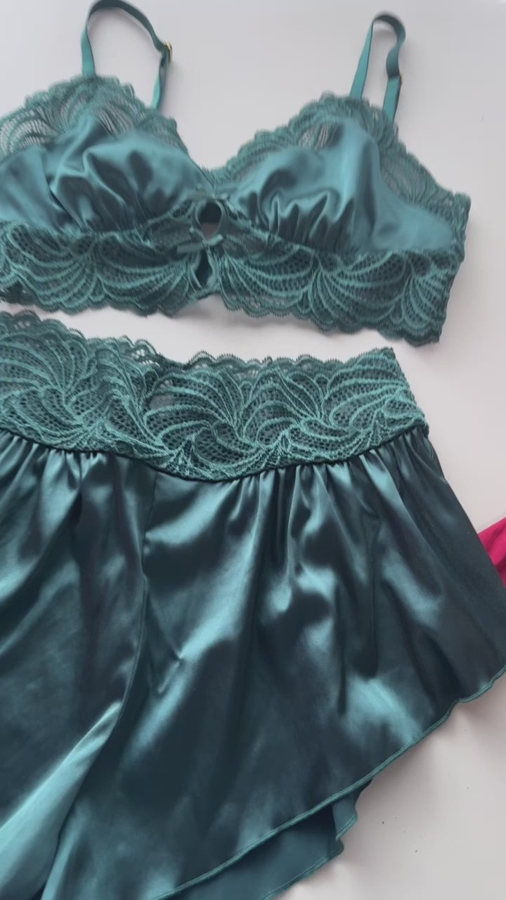 High Waist Lacy Satin Tap Shorts - Emerald