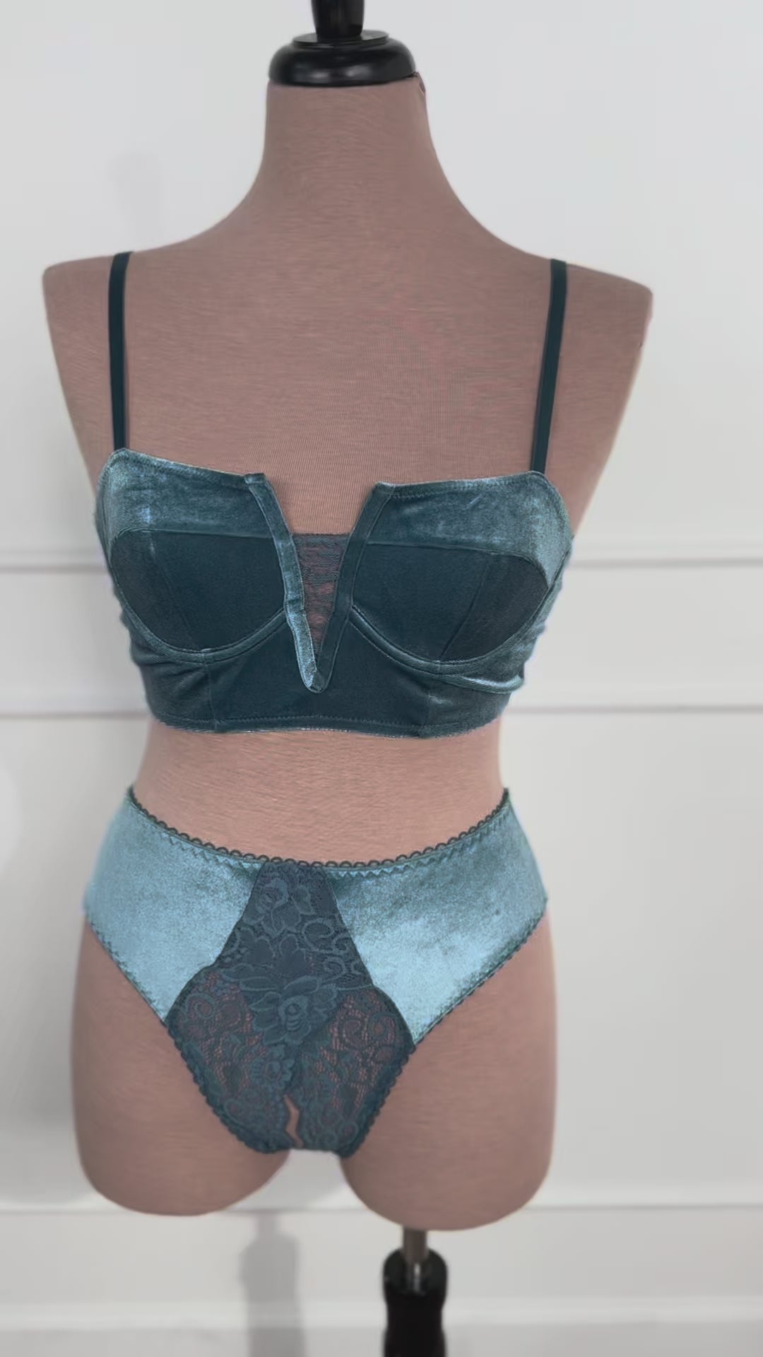 Lace & Velvet Crotchless Hipster Panty - Retro Blue