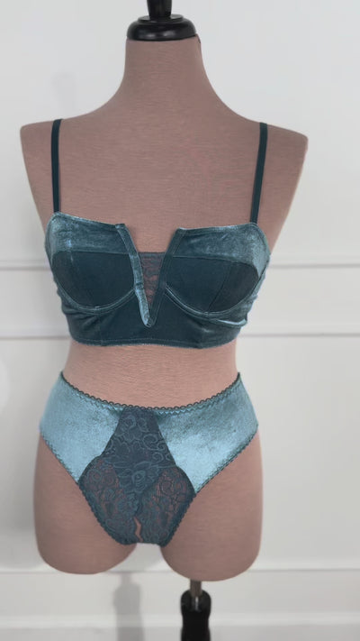 Lace & Velvet Crotchless Hipster Panty - Retro Blue