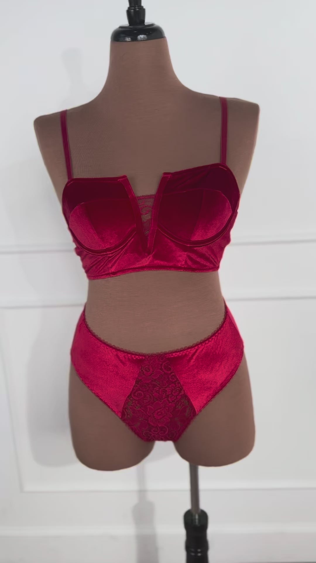 Lace & Velvet Crotchless Hipster Panty - Red