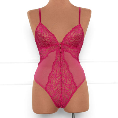 Scalloped Lace & Mesh Button Crotchless Teddy - Ruby - Mentionables