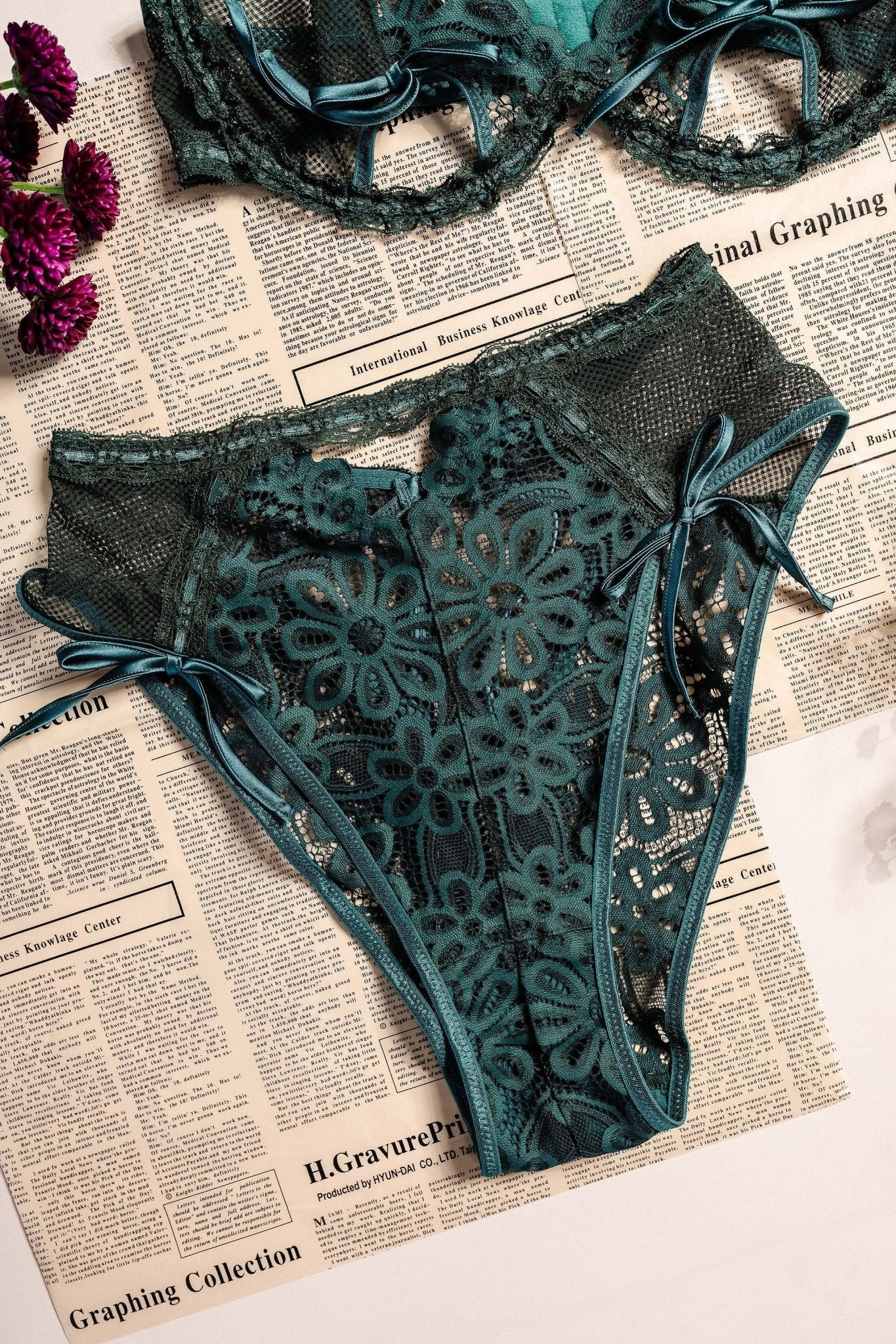 Slotted Lace High Waist Crotchless Panty - Emerald - Mentionables