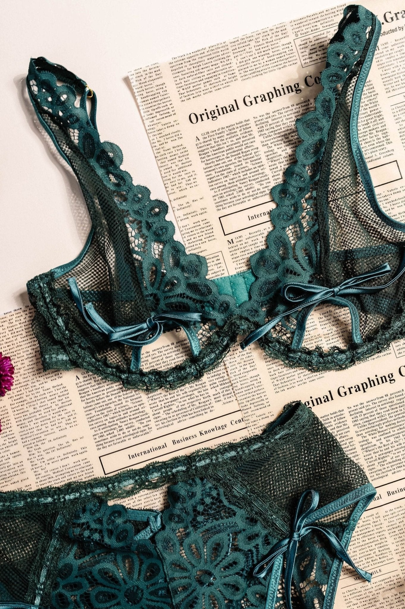 Slotted Lace Plunge Underwire Bralette - Emerald - Mentionables