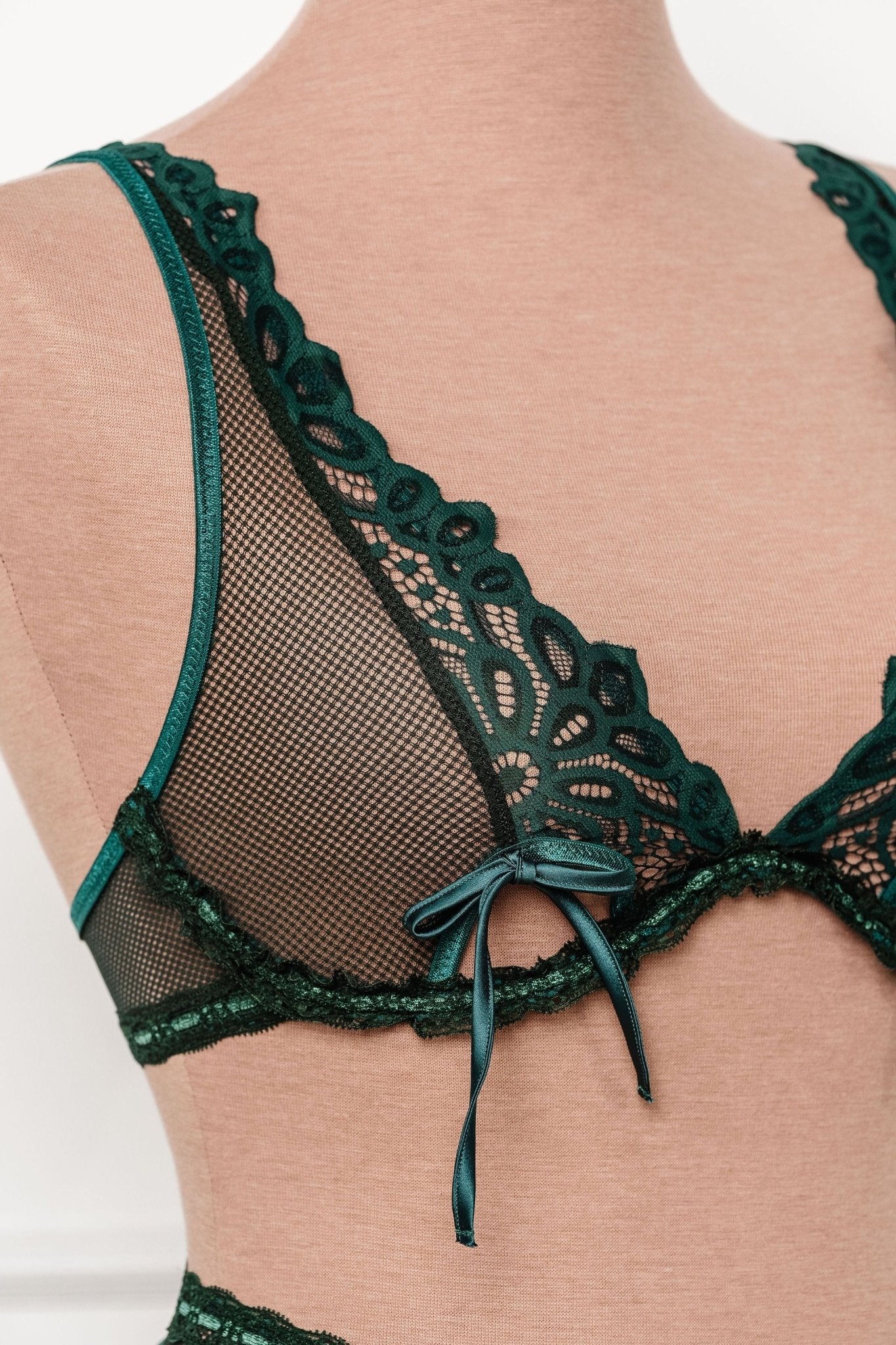 Slotted Lace Plunge Underwire Bralette - Emerald - Mentionables