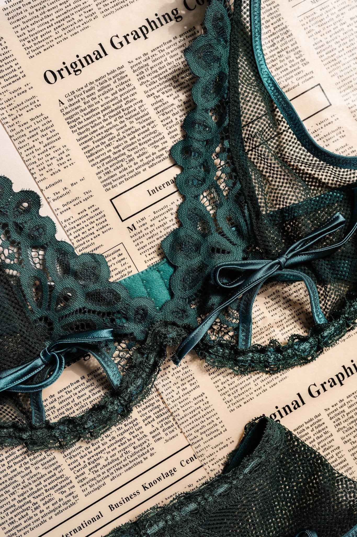 Slotted Lace Plunge Underwire Bralette - Emerald - Mentionables