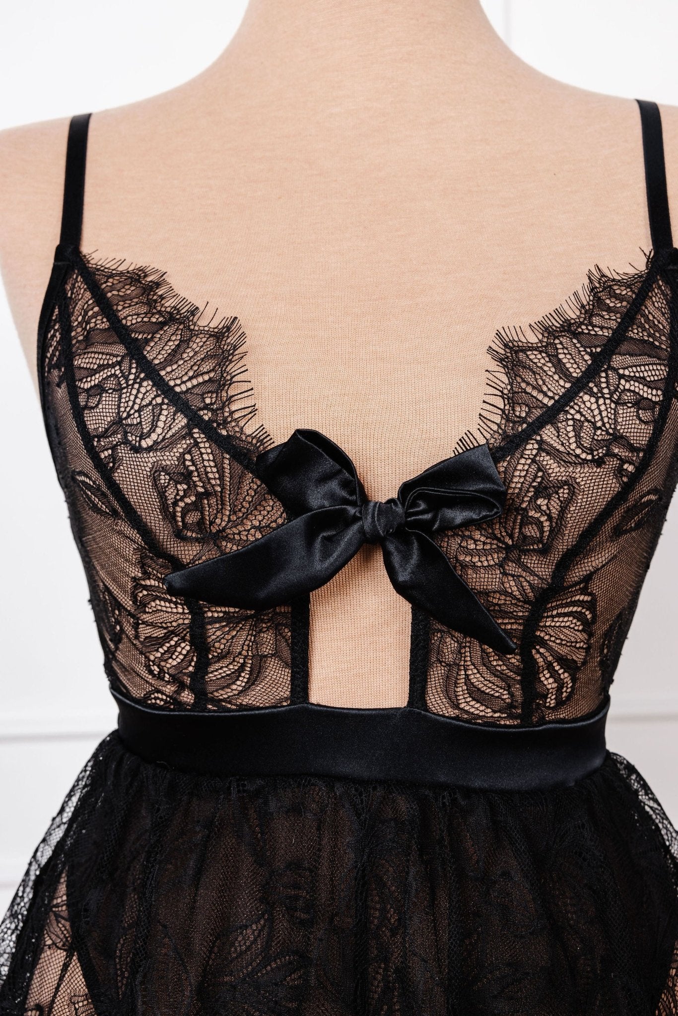Eyelash Lace Crotchless Teddy - Black - Mentionables