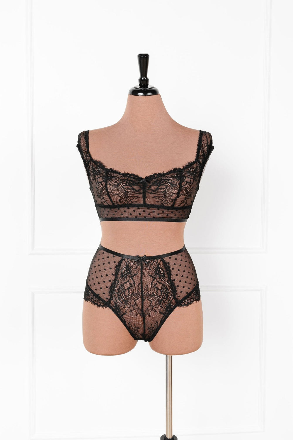 Crotchless Lingerie: All the Sensual Secrets to Know – Mentionables