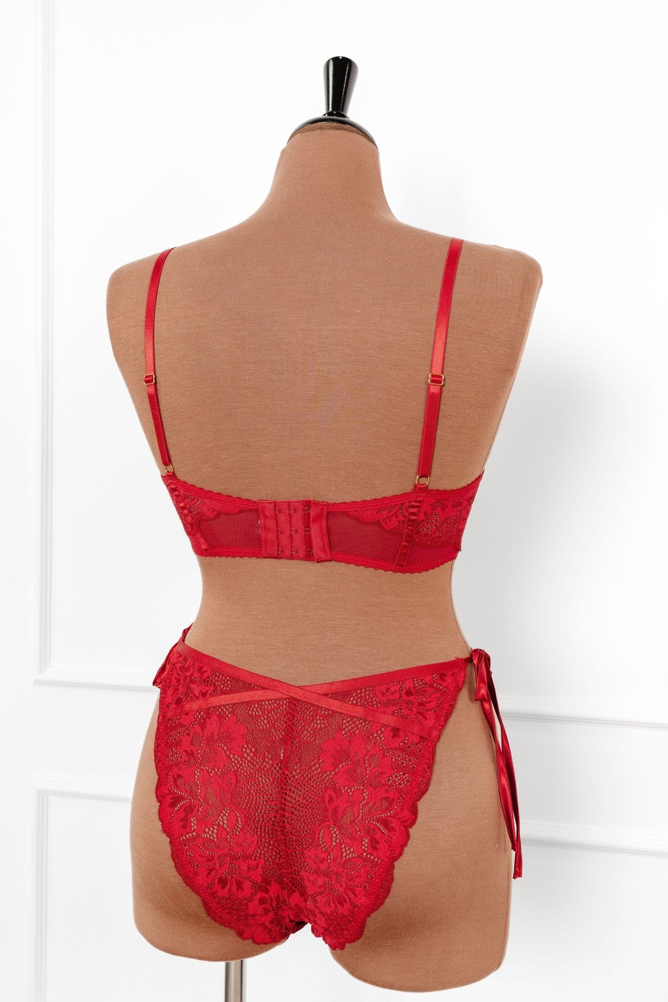 Lacy Underwire Corset - Red - Mentionables