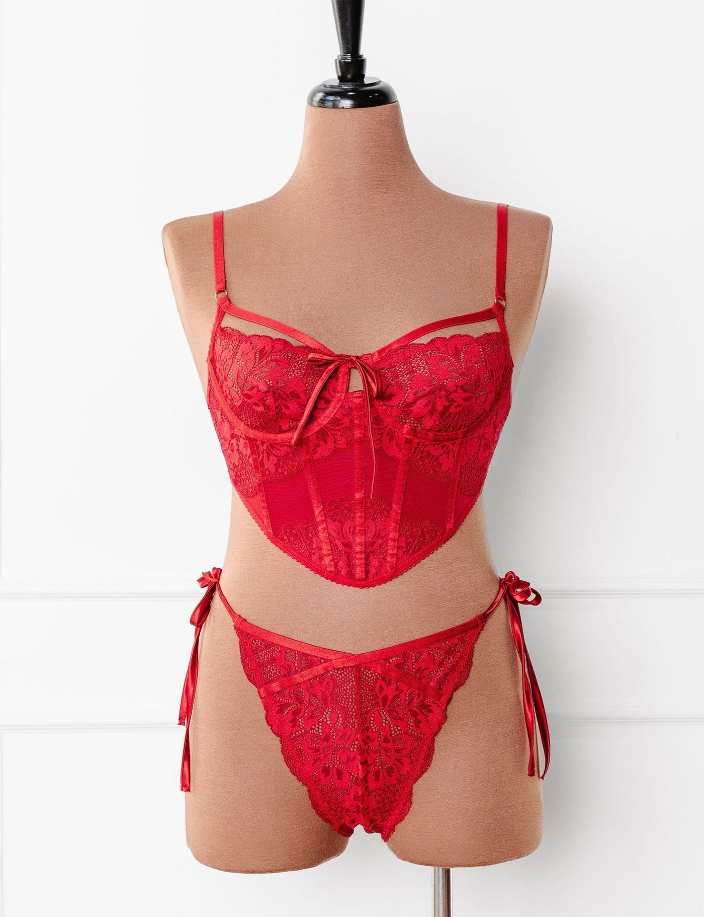Lacy Underwire Corset - Red - Mentionables